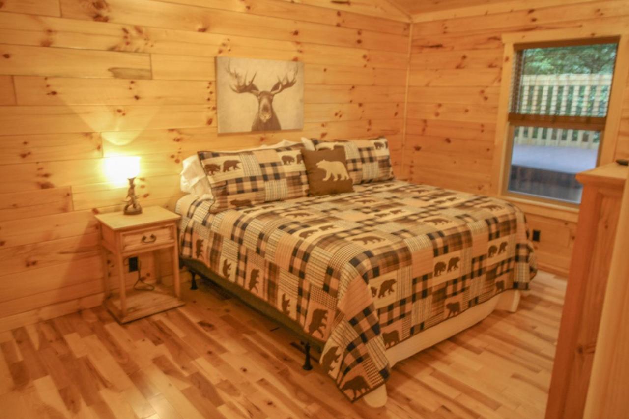 210 Cubs In The Treetops - Luxurious Cabin In Gatlinburg Exterior photo