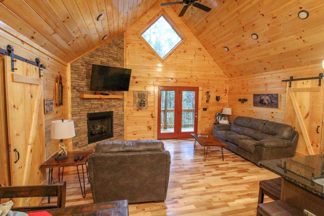 210 Cubs In The Treetops - Luxurious Cabin In Gatlinburg Exterior photo