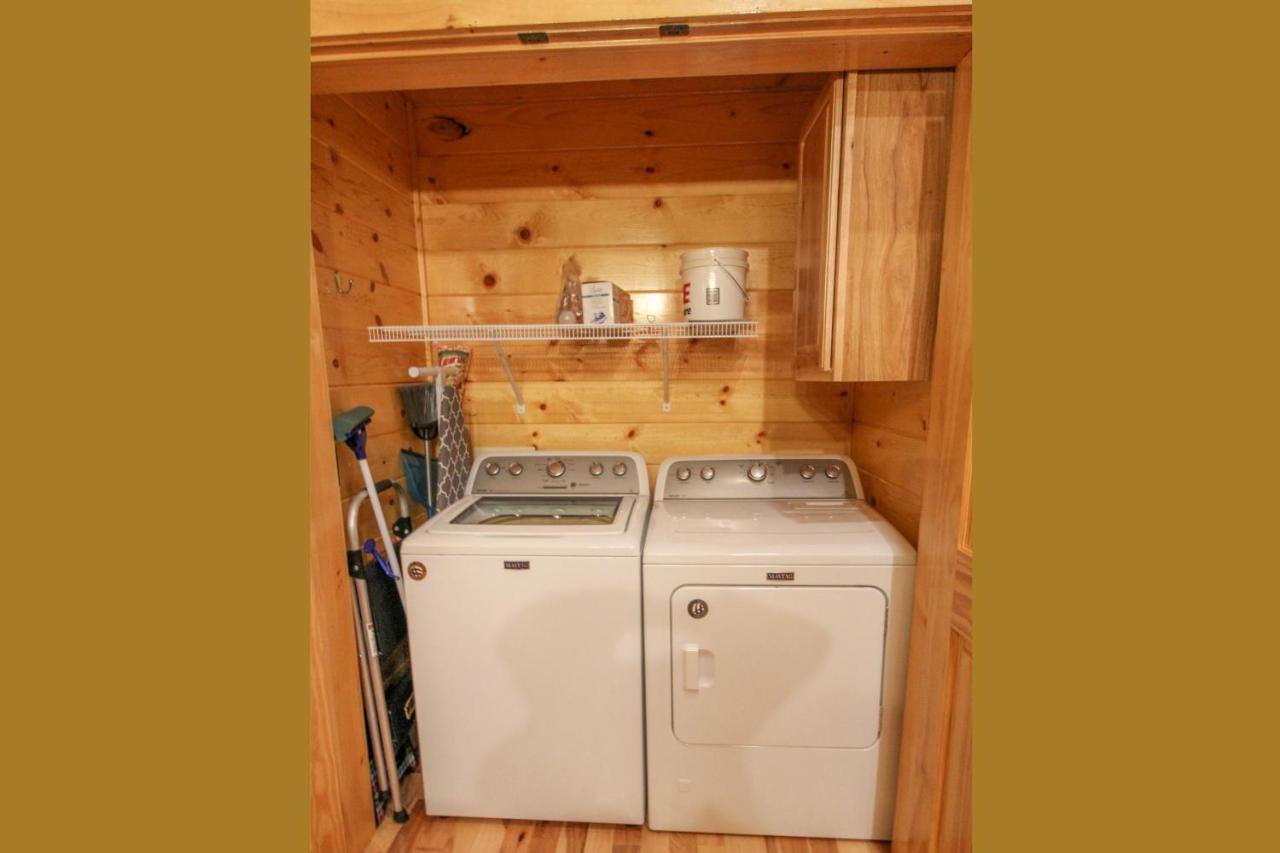 210 Cubs In The Treetops - Luxurious Cabin In Gatlinburg Exterior photo